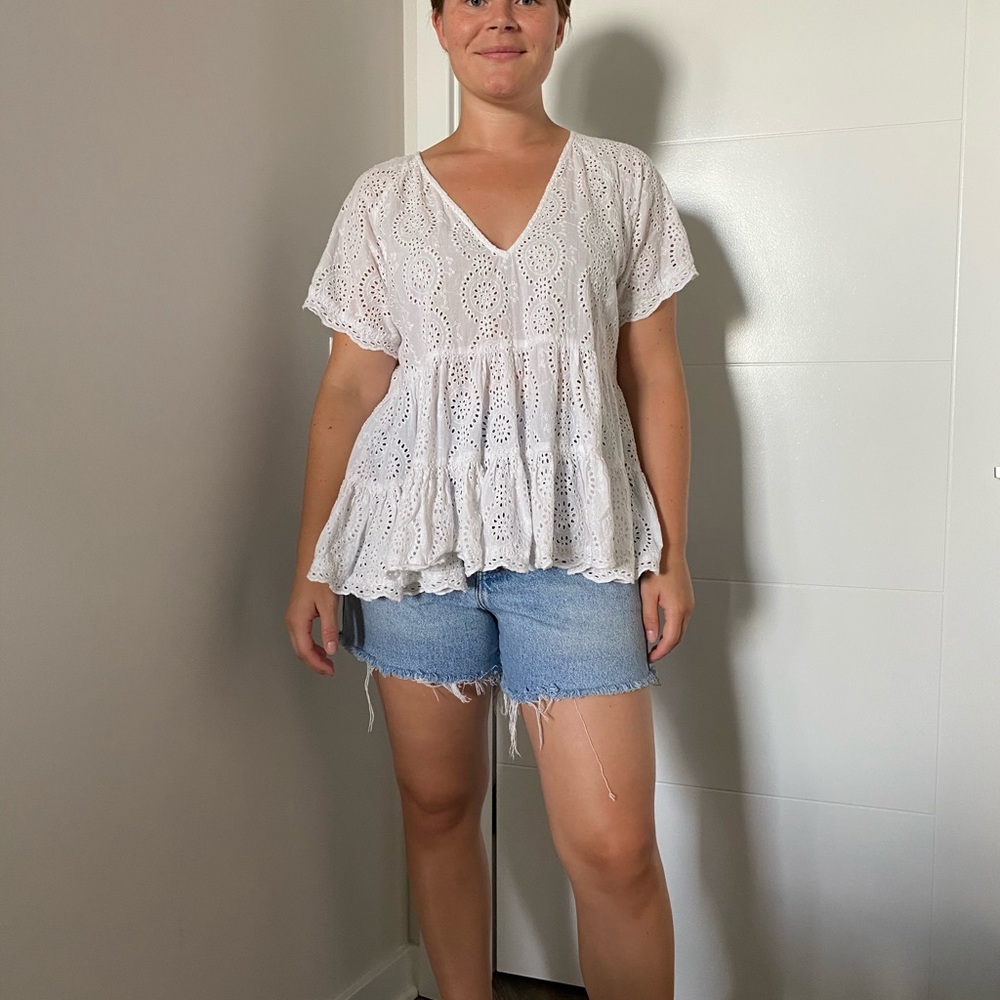 White lace blouse a-shape and v-neck